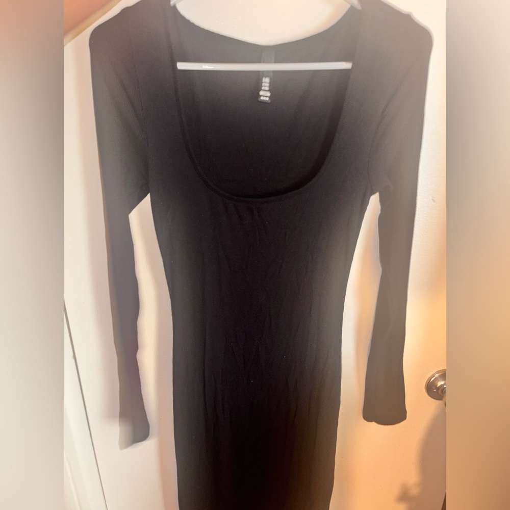 Elegant Black Long Sleeve Dress